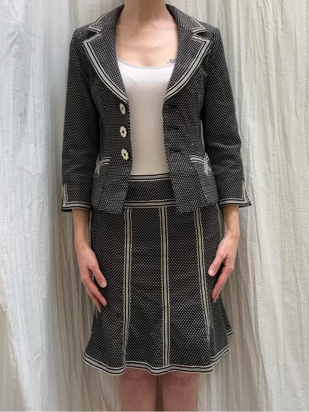 Y2K Nanette Lepore Polka Dot Skirt Suit XS Low Rise Daisy Button Blazer Set VTG - Picture 4 of 8